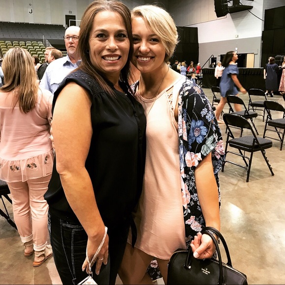 Meet your Posher, Jessica - Picture 4 of 6